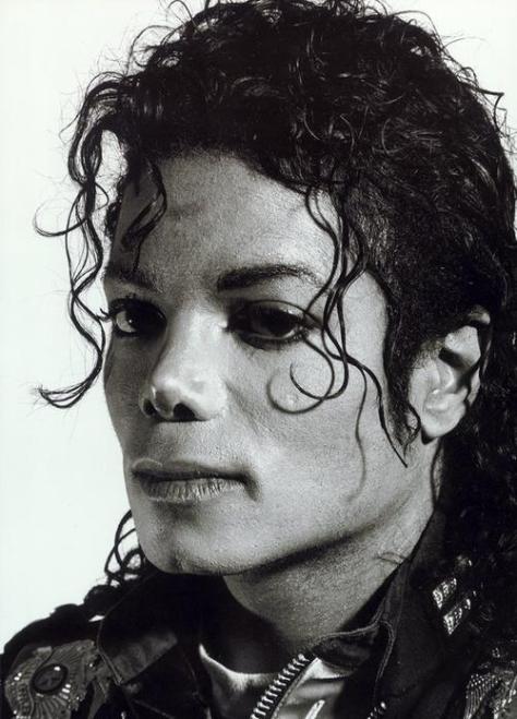 Michael Jackson: Mirror Side Cheek Mole of Susan Elsa's Cheek Mole